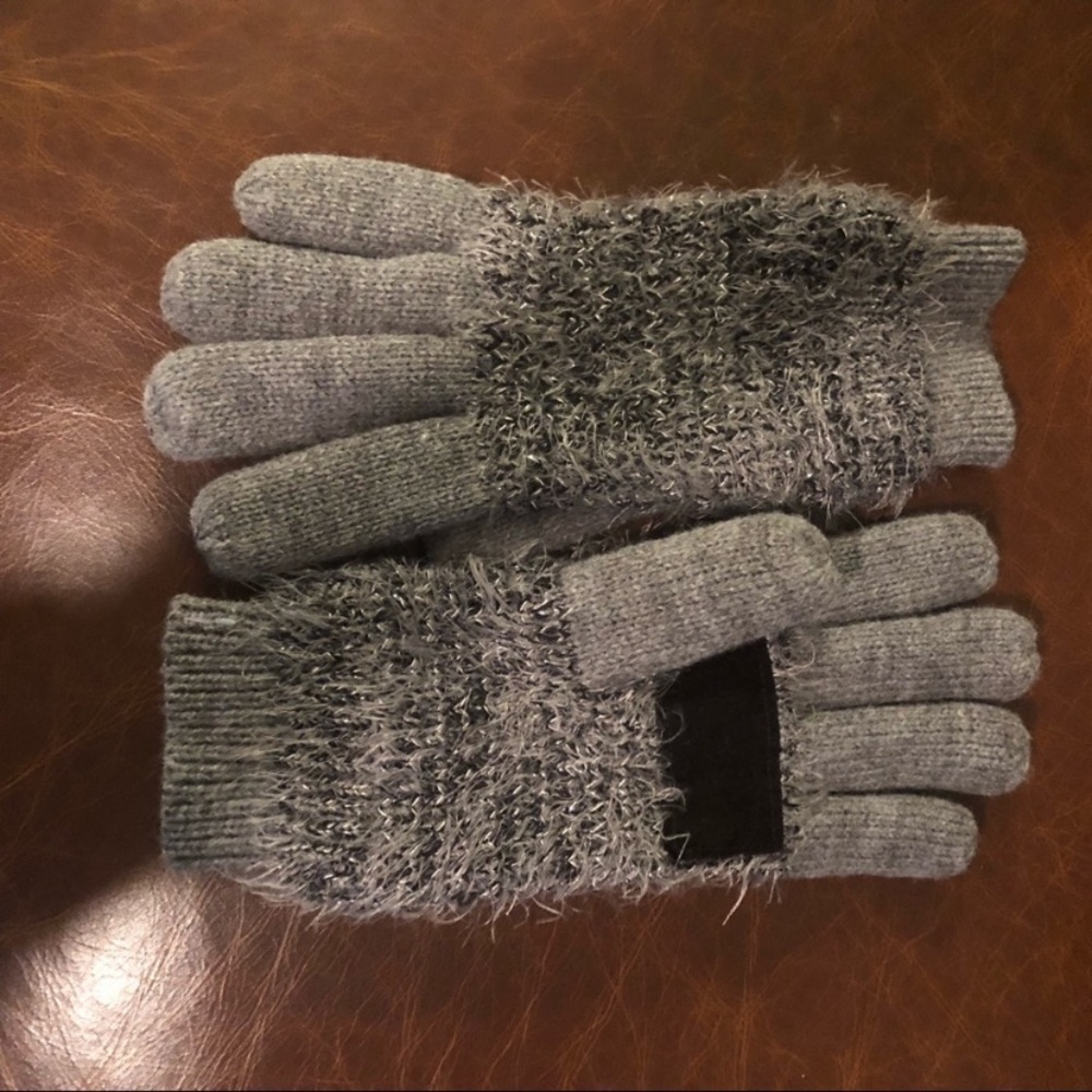 Isotoner women’s gloves